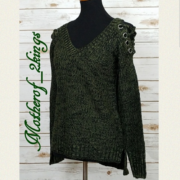 💥JUST REDUCED💥 CAGE SHOULDER SWEATER - Picture 2 of 6