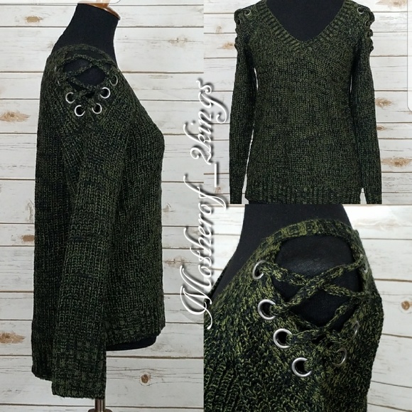 💥JUST REDUCED💥 CAGE SHOULDER SWEATER - Picture 3 of 6