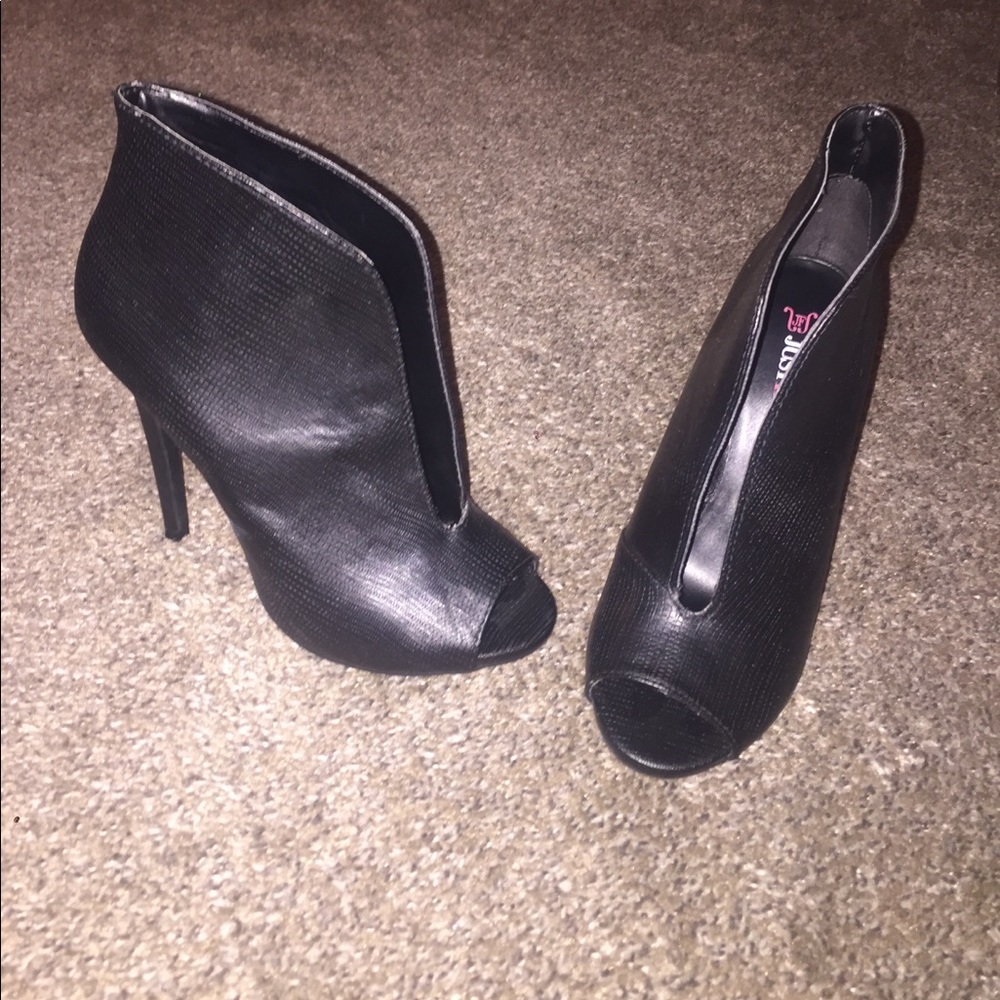 Peep toe heels