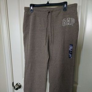 NWT Women's GAP Logo Sweatpants