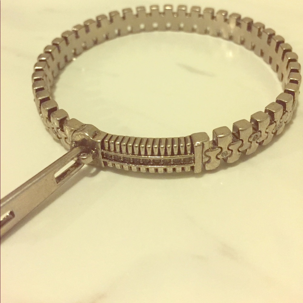 Jewelmint Silver-toned Zipper bangle