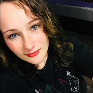 Meet your Posher, Cassi