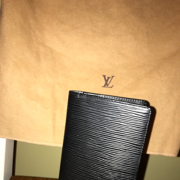 Louis Vuitton Handbag Black - Picture 2 of 7