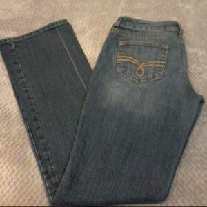 *FREE WITH $20 PURCHASE* EUC American Rag jeans