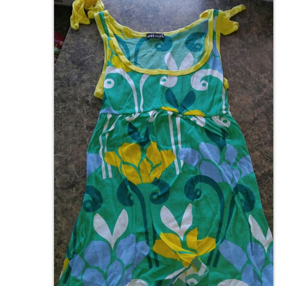 Wet Seal floral tank