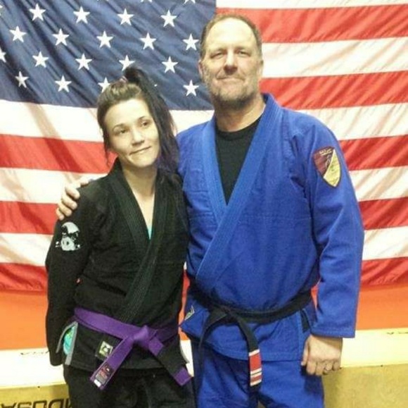 Meet your Posher, Lauren - Picture 2 of 11