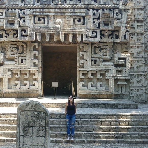 Meet your Posher, Lauren - Picture 4 of 11