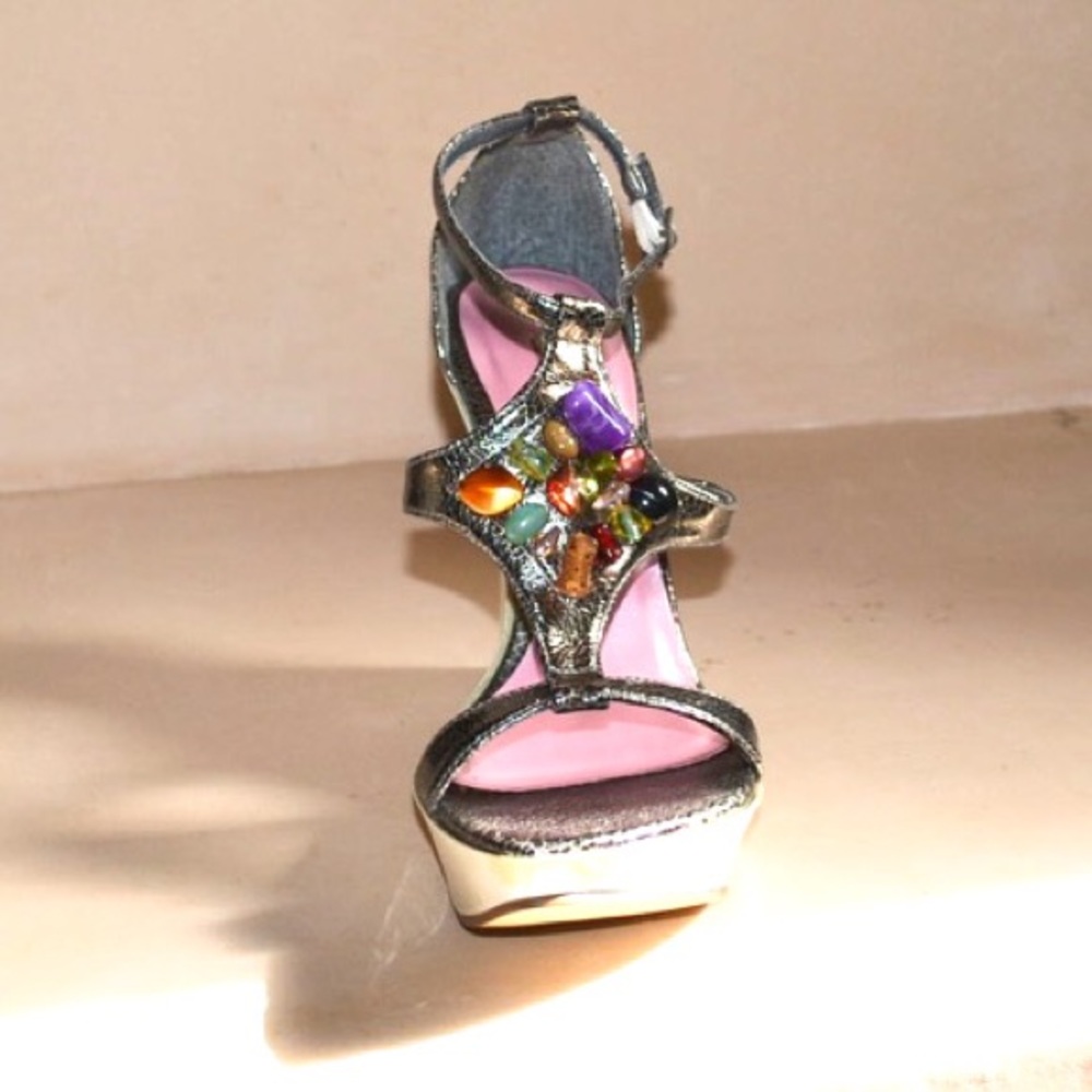 Crazy WTF Wedge Heels jewels metal scrolls madness - Picture 5 of 6