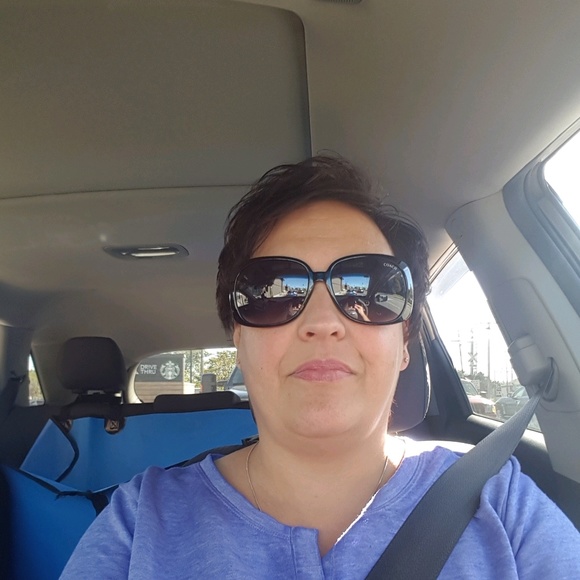 Meet your Posher, Rossana - Picture 1 of 1