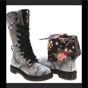 ISO NOT FOR SALE Triumph 1914 Boots NFS