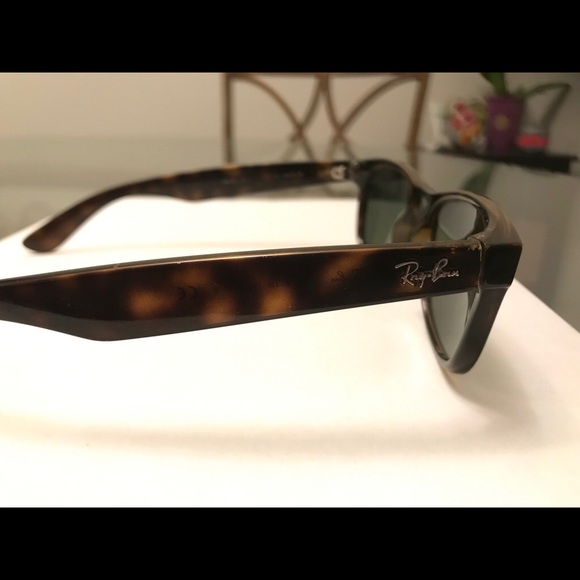 Ray Ban Wayfarer sunglasses