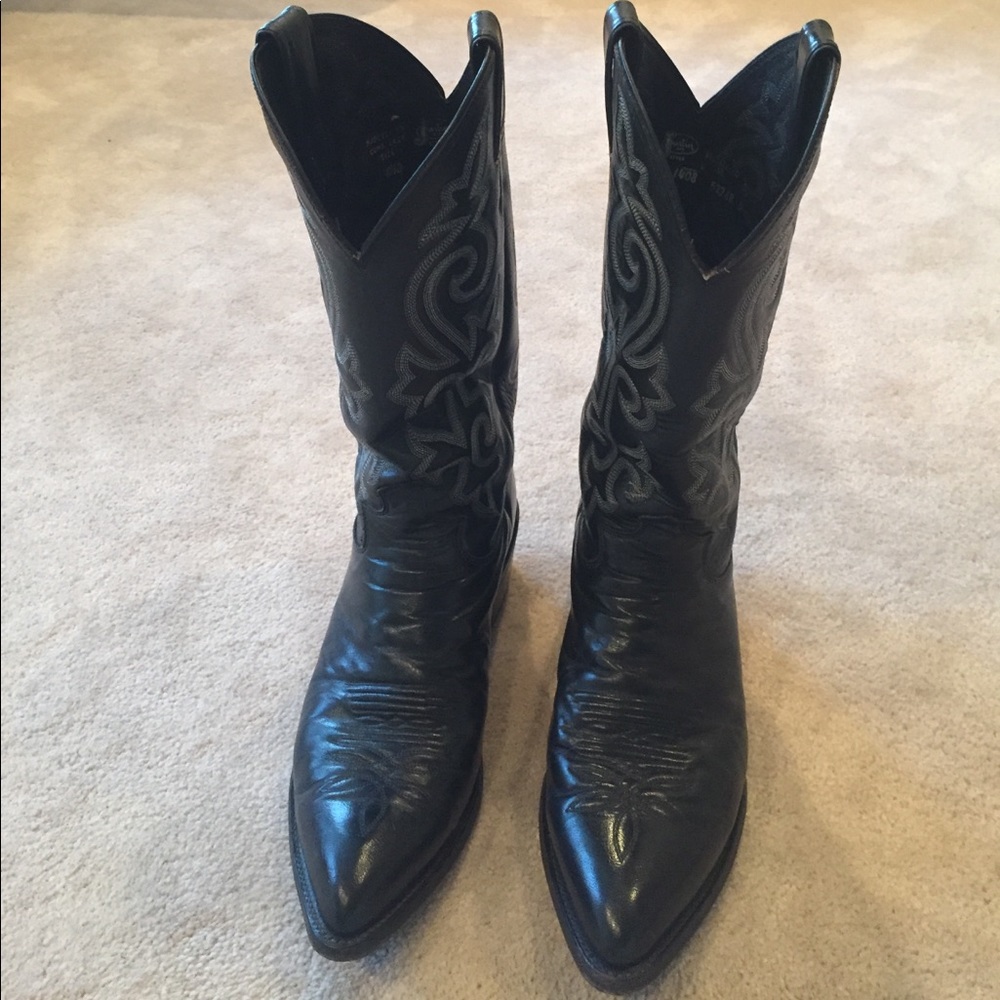 Men’s black cowboy boots