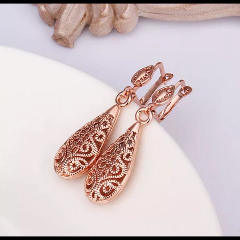 Rose Gold Plated Earrings Fashion Lady.