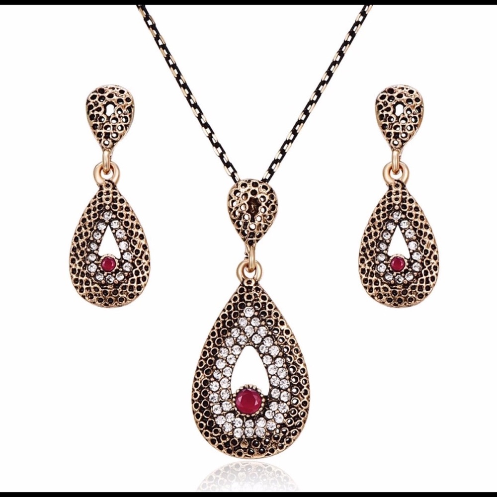 Turkish Stylish Set Necklace W Earrings.
