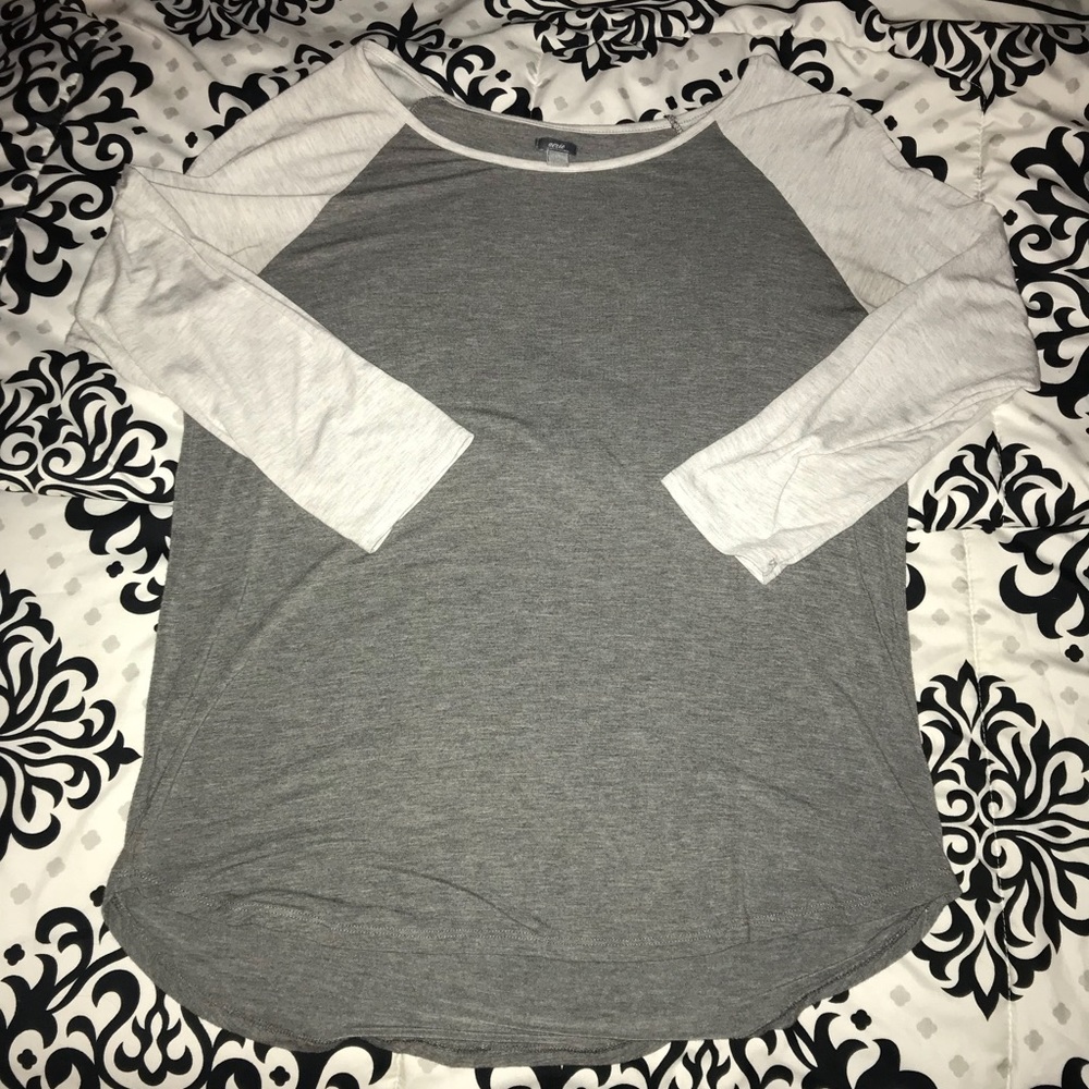 Aerie 3/4 Sleeve white and gray t shirt