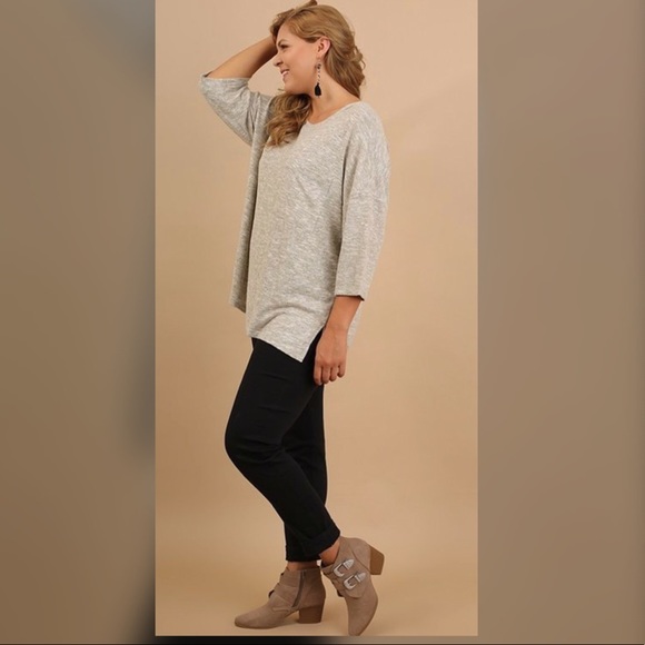 ✅✅CLOSET CLEAR OUT✅✅Marled Top with Chest Pocket - Picture 2 of 3