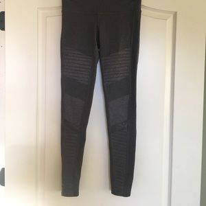 Alo Yoga motto leggings