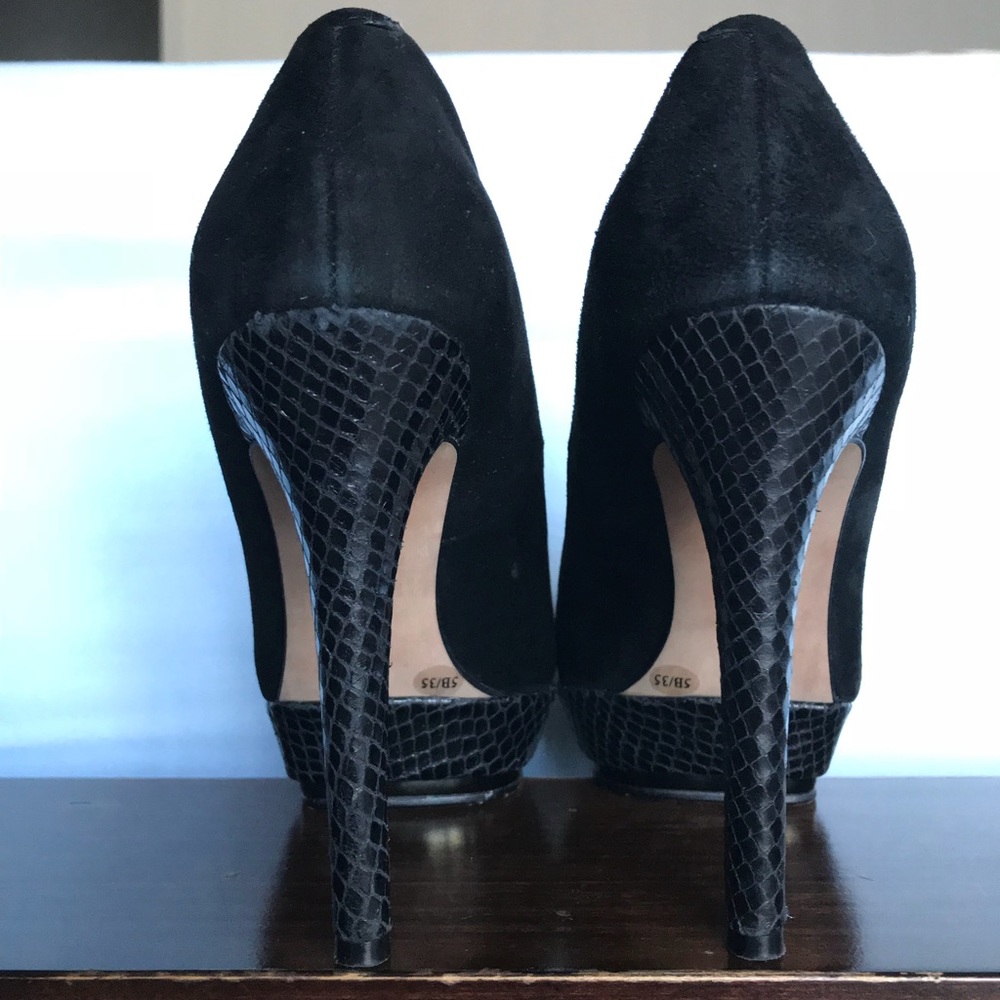 Vince Camuto size 5