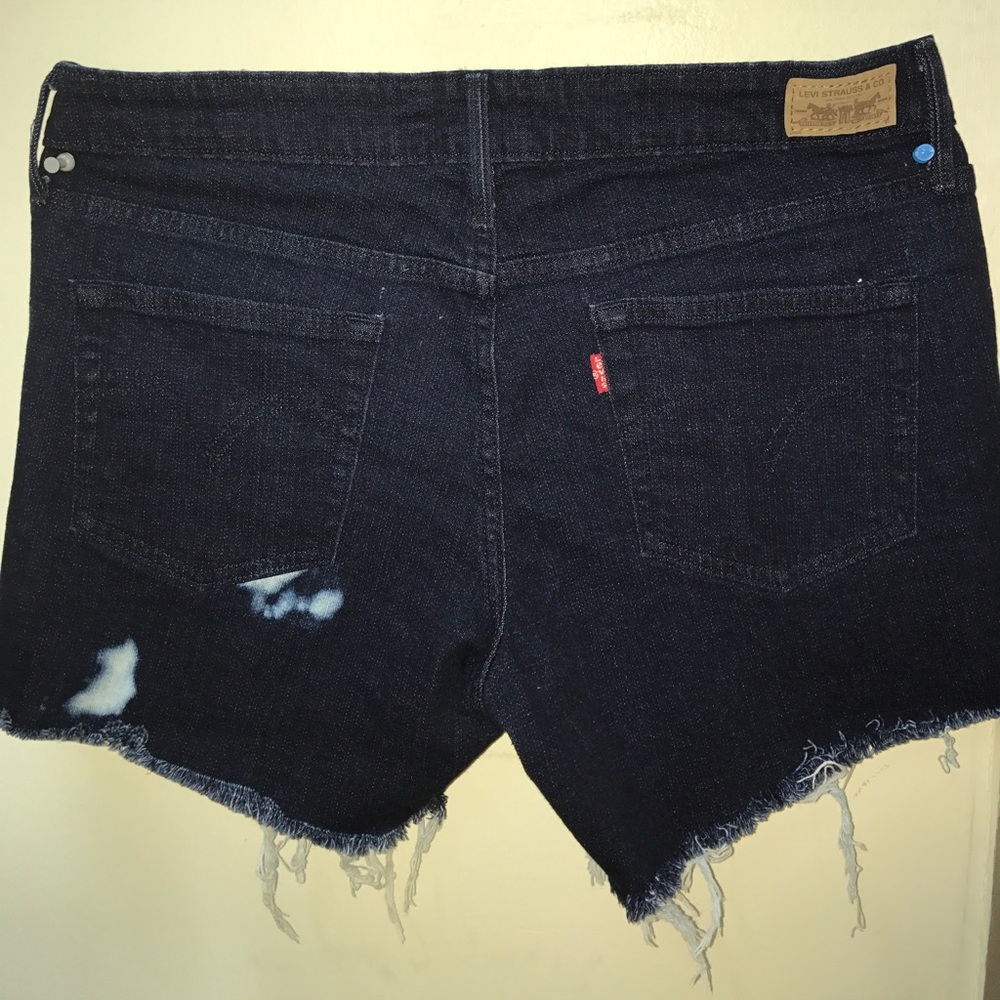 DISTRESSED LEVI SHORTS - Picture 2 of 2