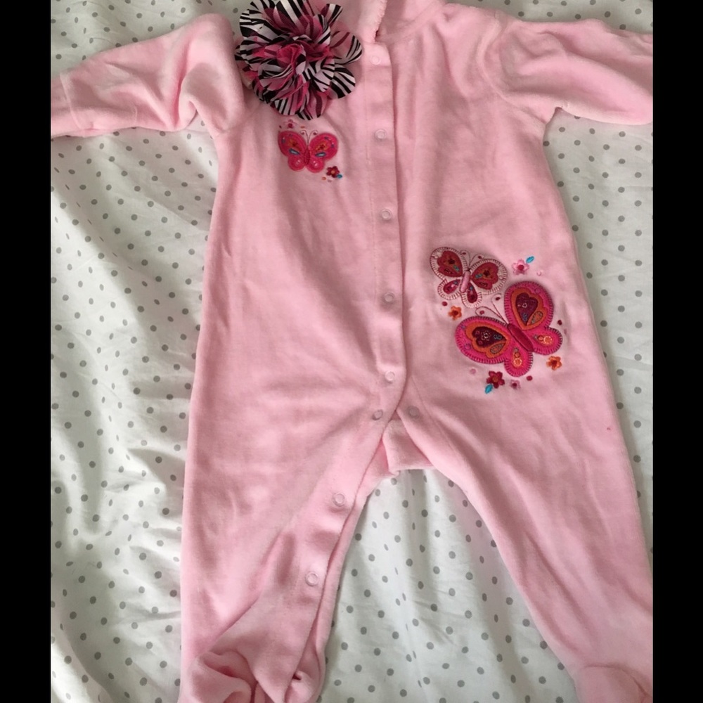 Baby girl pajamas 🦋 🌺