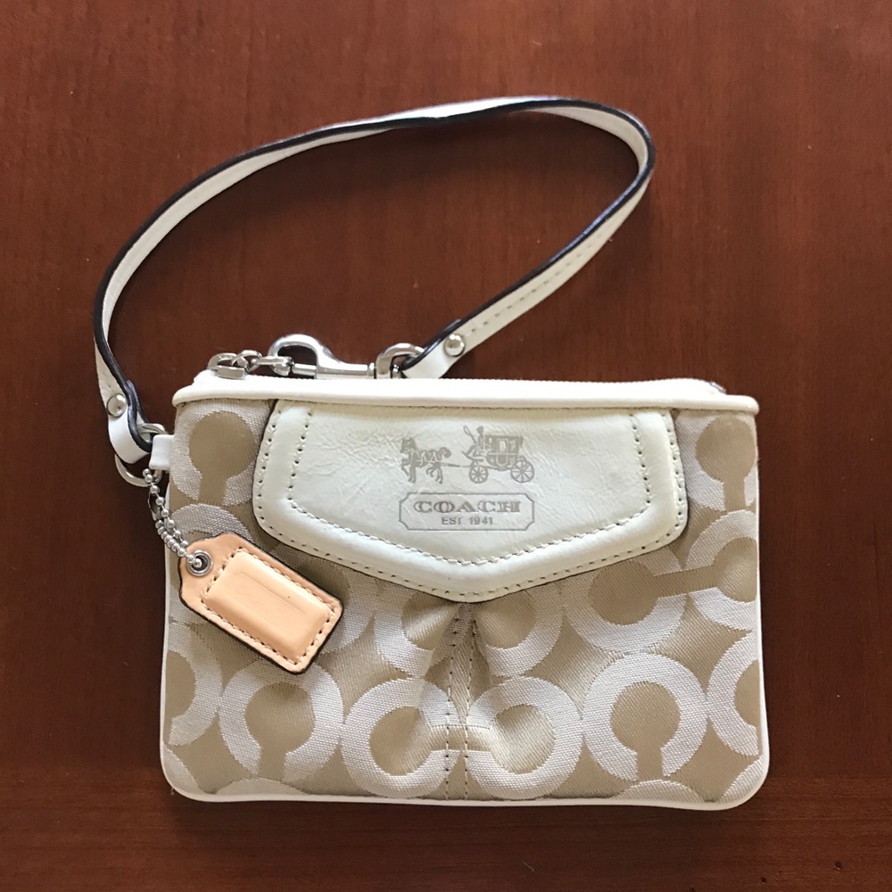 Coach wristlet EUC