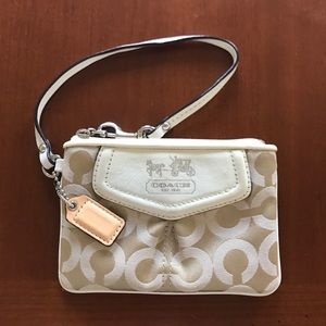 Coach wristlet EUC