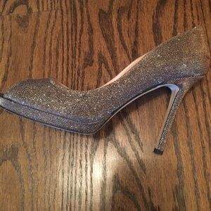 Kate Spade Size 9 Metallic Peep Toe