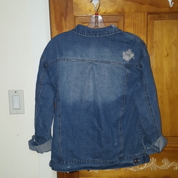distressed Jean jacket - Picture 2 of 3