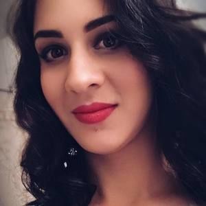 Meet your Posher, Claudia