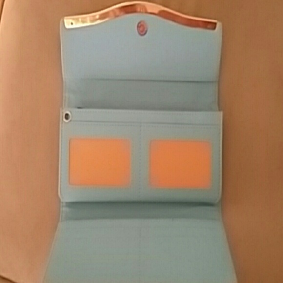 Tri fold ladies wallet - Picture 2 of 3