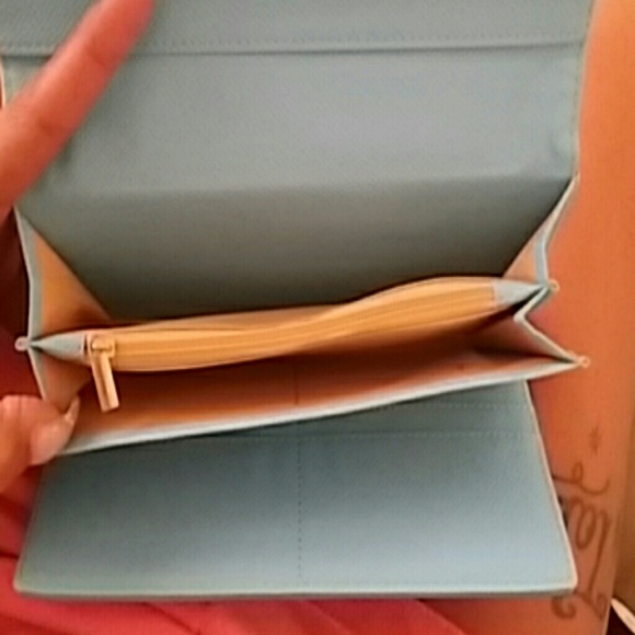 Tri fold ladies wallet - Picture 3 of 3