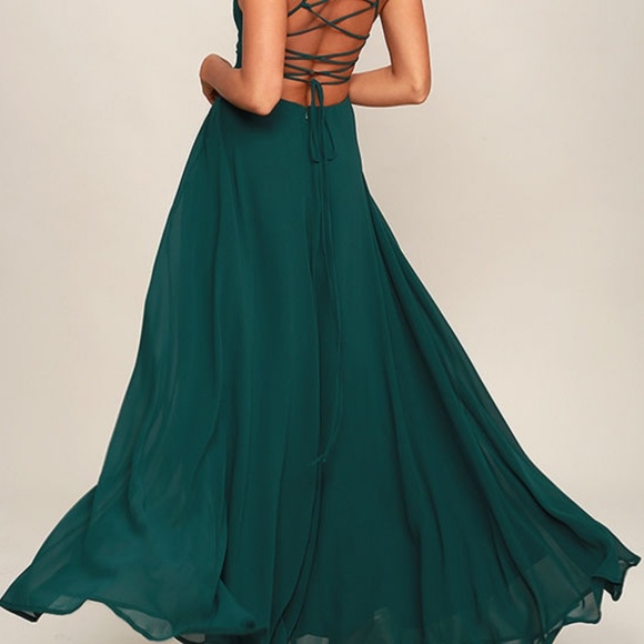 DRESSES - Picture 3 of 7