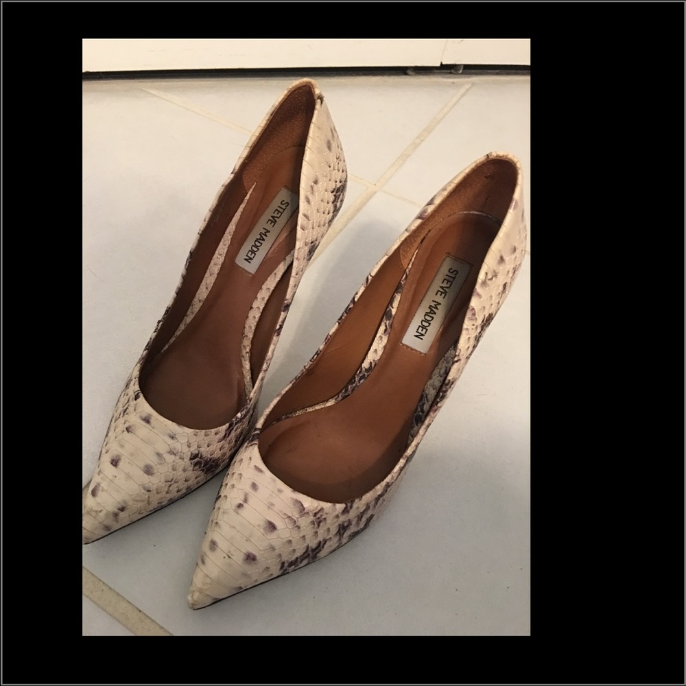 Steve Madden Snake Skin Pointy Toe Shoes