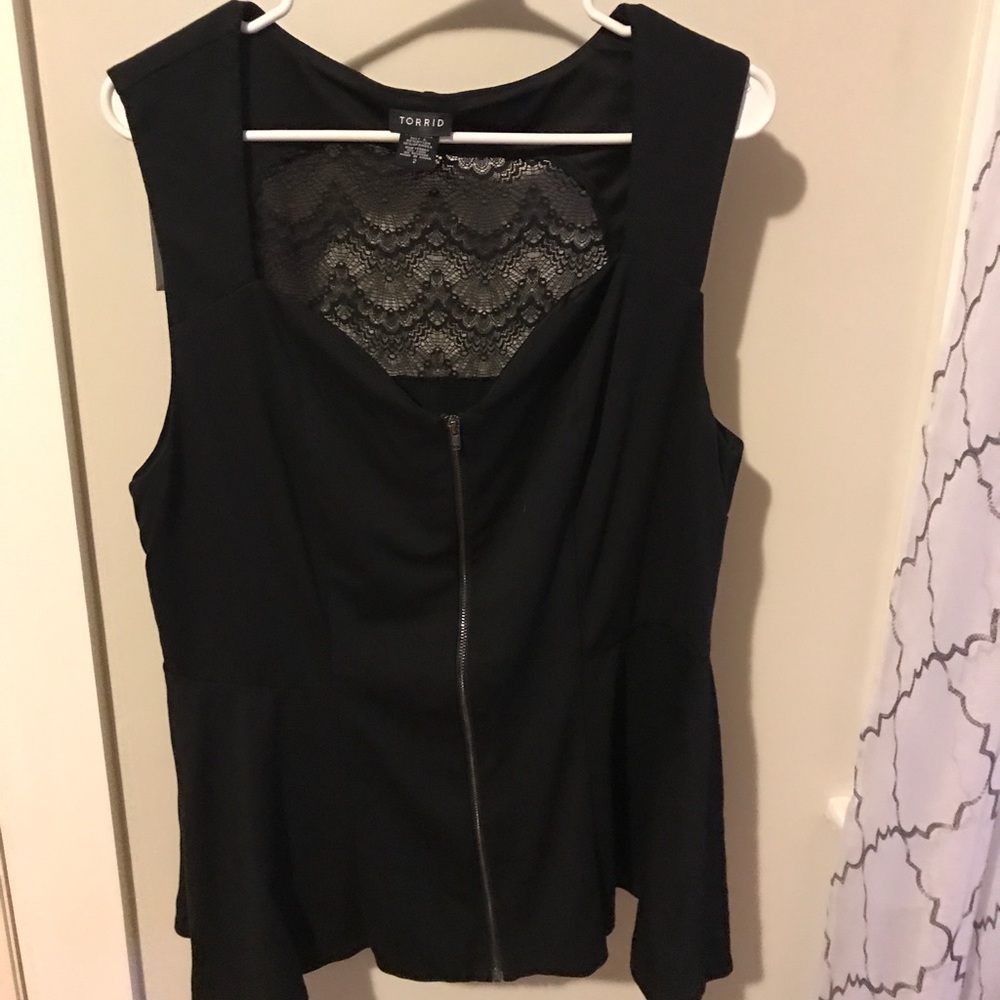 Black Torrid Tank with lace cut out and zipper!