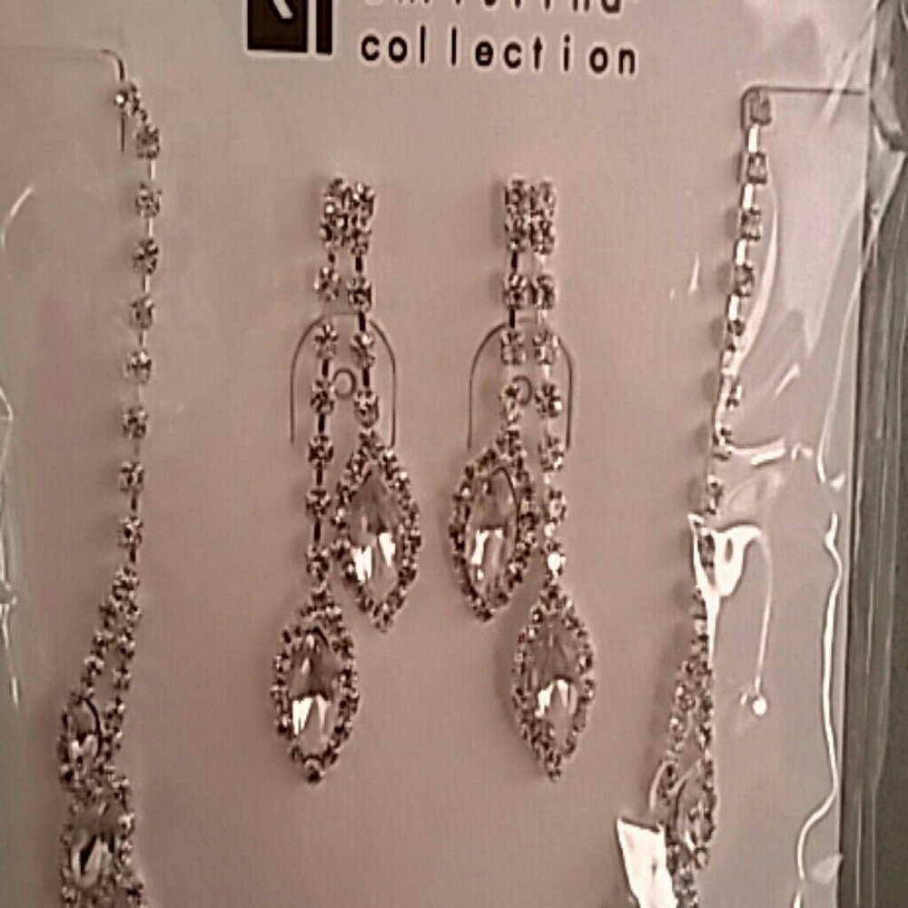 Necklace & earrings set