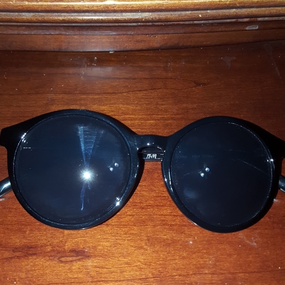 Black circle lensed sunglasses - Picture 3 of 3