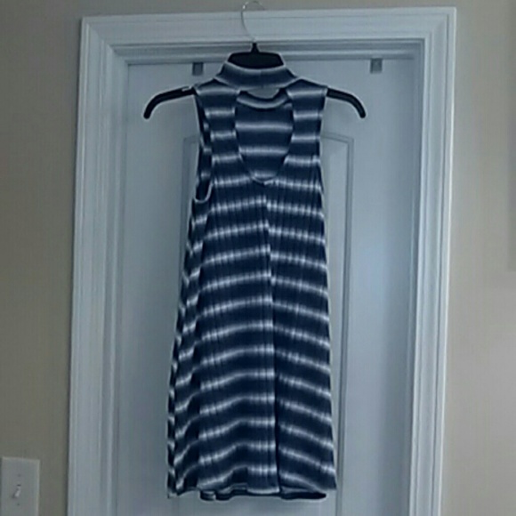 Dress - Picture 4 of 4