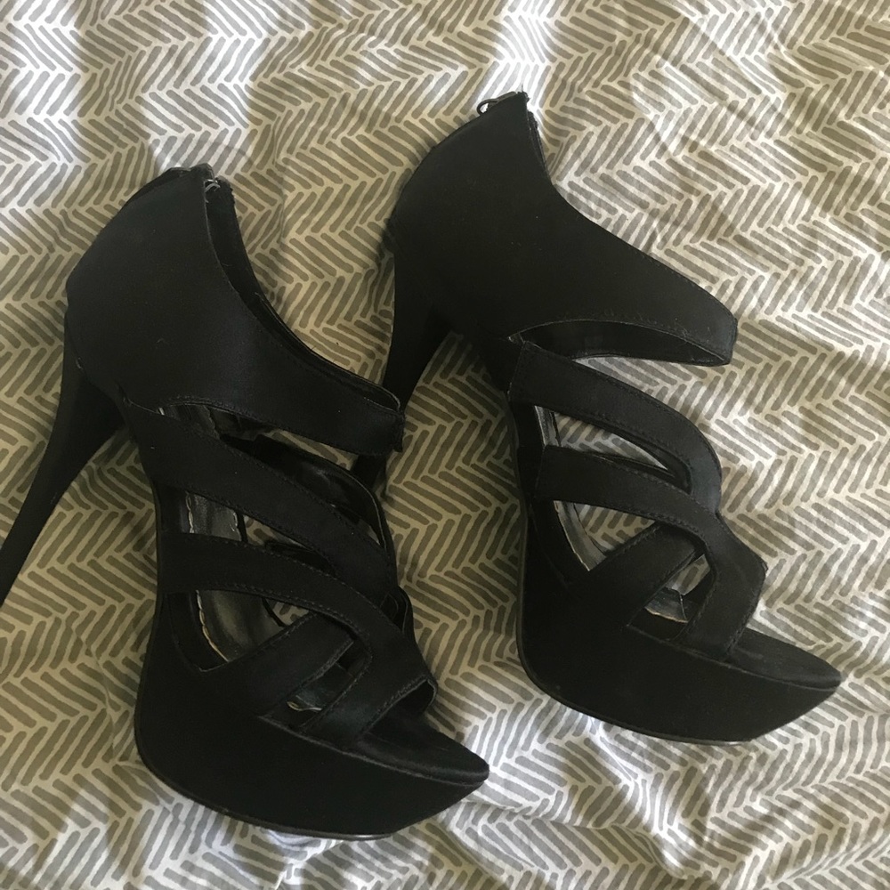 Black bebe Heels