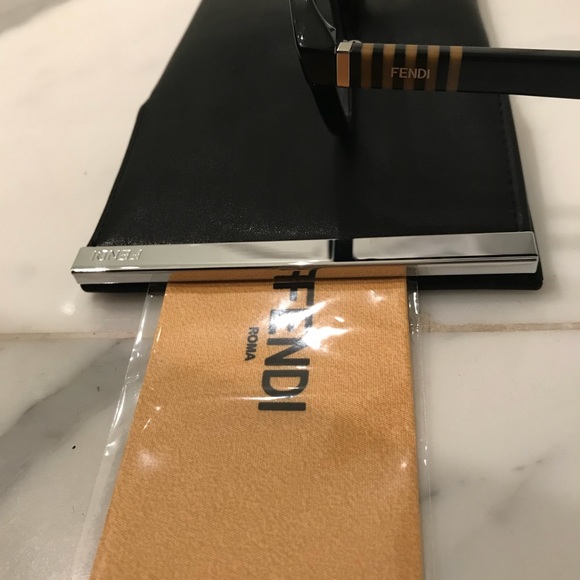 Brand New Fendi Eyeglasses w/Fendi Pouch & Cloth - Picture 2 of 7