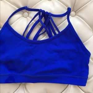 Sports bra fabletics