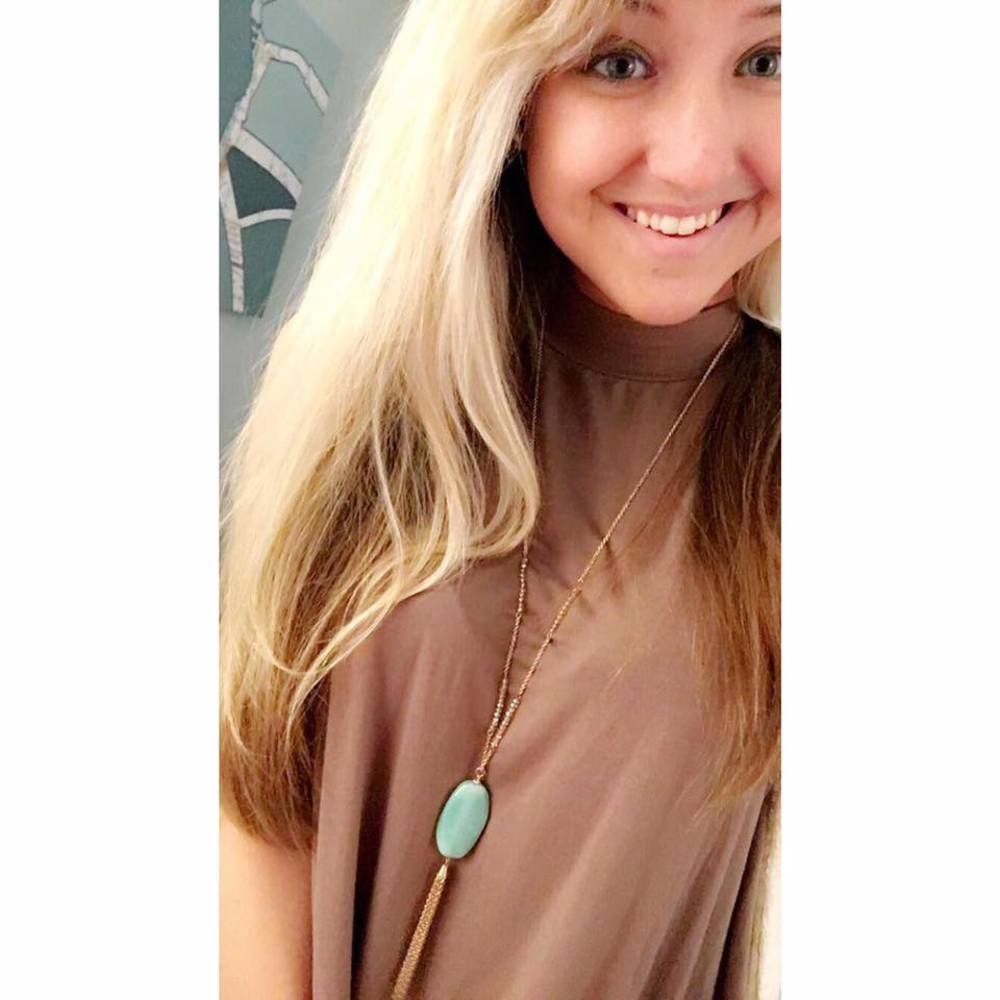 Meet your Posher, Courtney