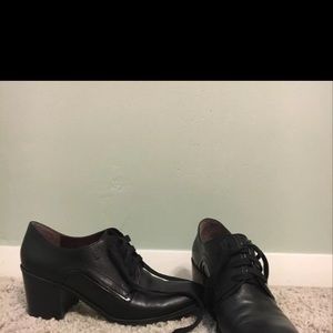 Tommy Hilfiger Black Leather Oxfords