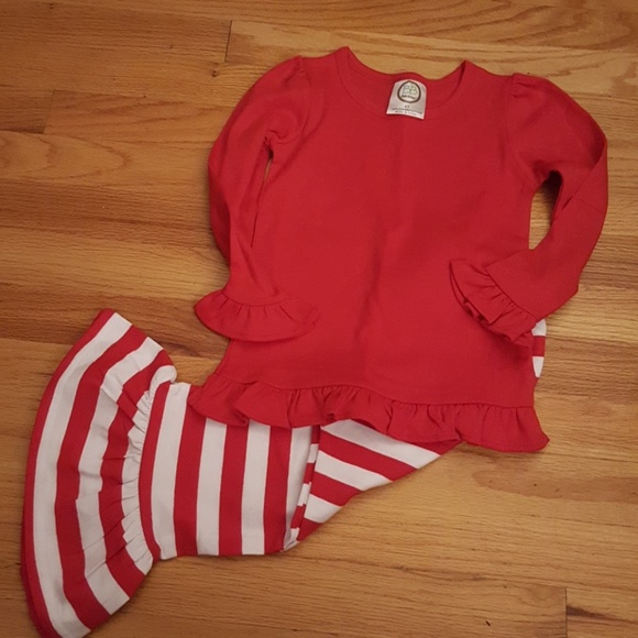 Nwt navy ruffle top and bottoms - Picture 2 of 4