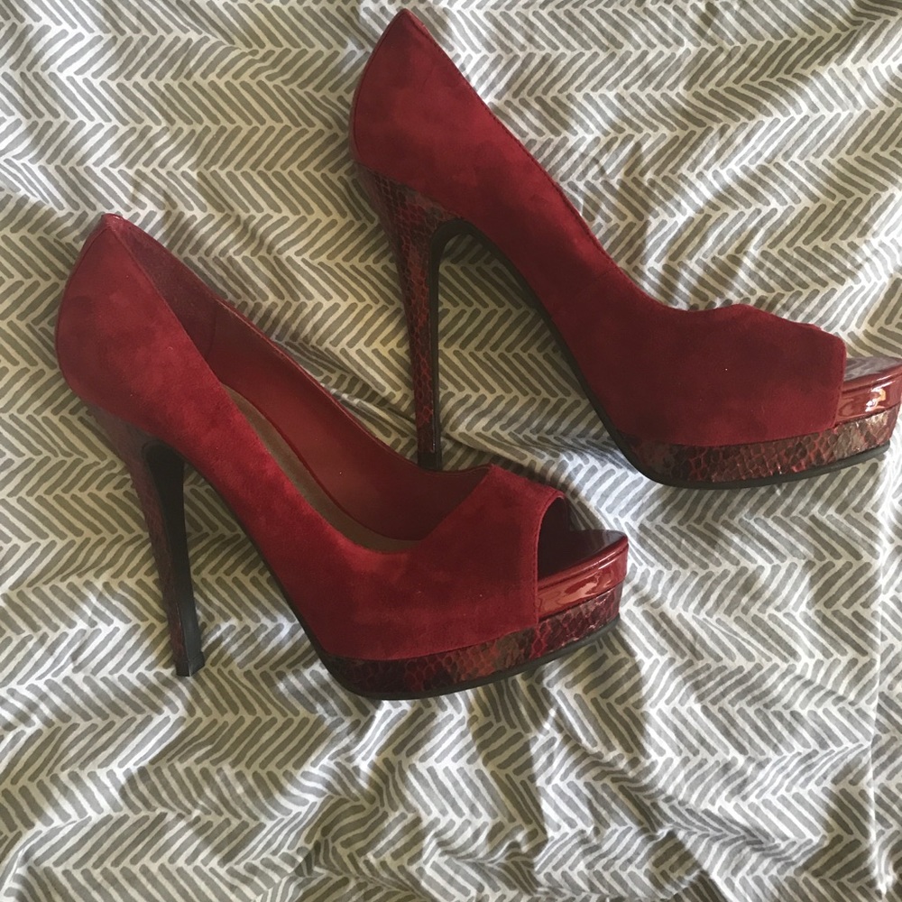 Red Jessica Simpson Heels w/ snake print design