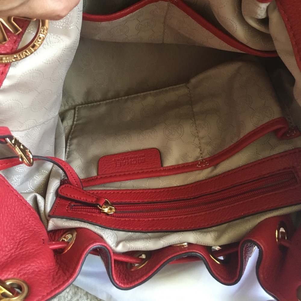 EUC Michael Kors leather deep red shoulder bag - Picture 4 of 8