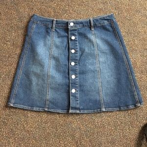 buttoned denim skirt