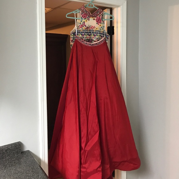 Prom red dress - Picture 2 of 3