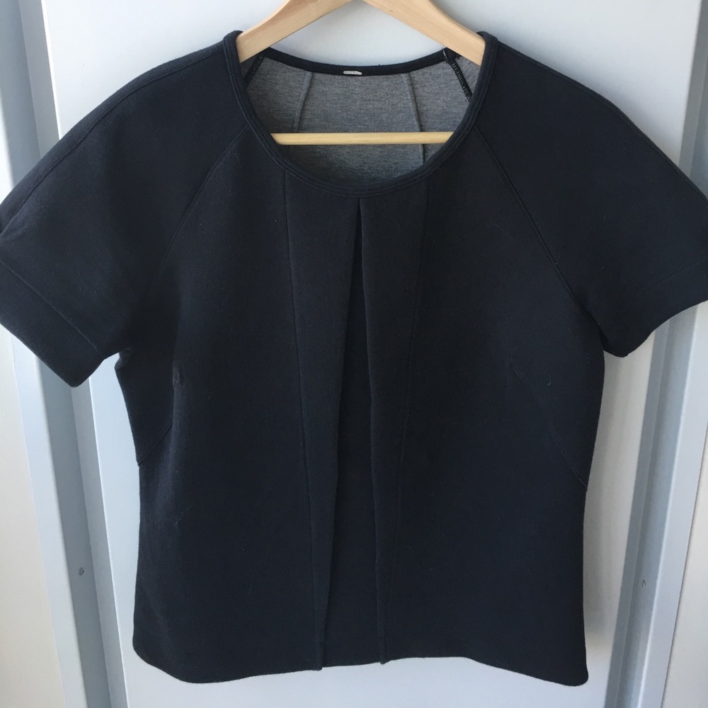 Lululemon tee