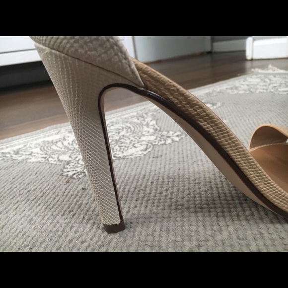 Heels - Picture 4 of 4