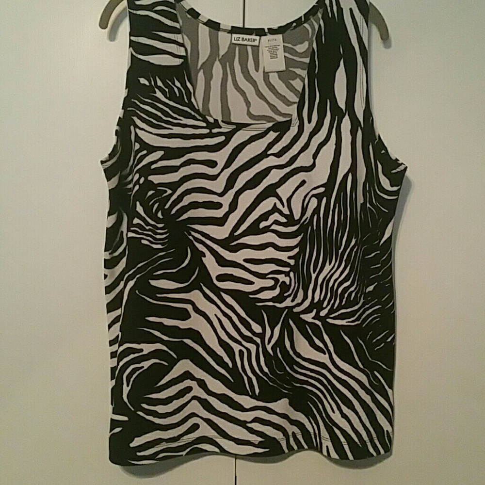 Sleeveless top (polyester spandex)